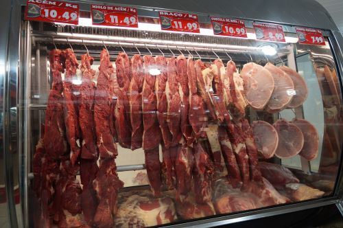 Atendimento no açougue Borges Carnes